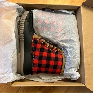 *NEW IN BOX* Simply Southern duck boots